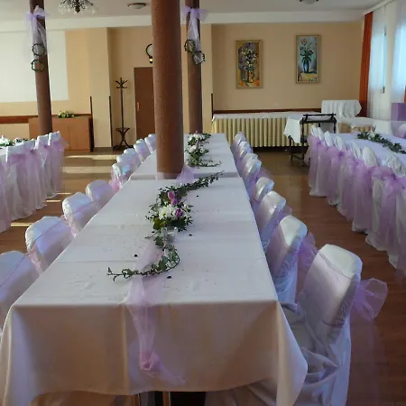 U Jezera Hotel