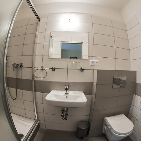 Hotel U Jezera 3*