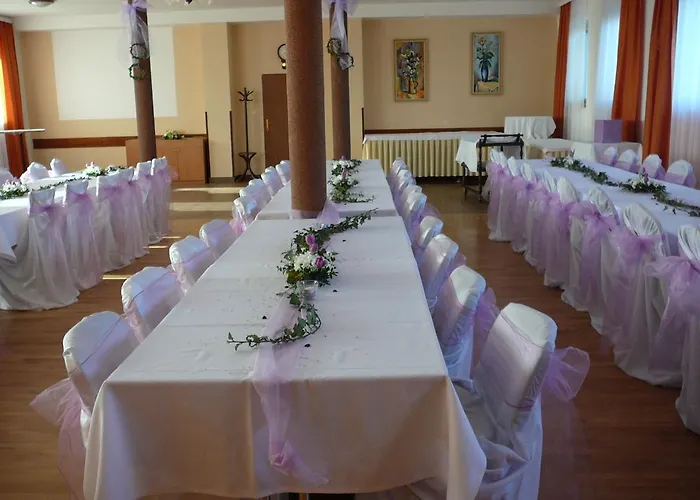 U Jezera Otel